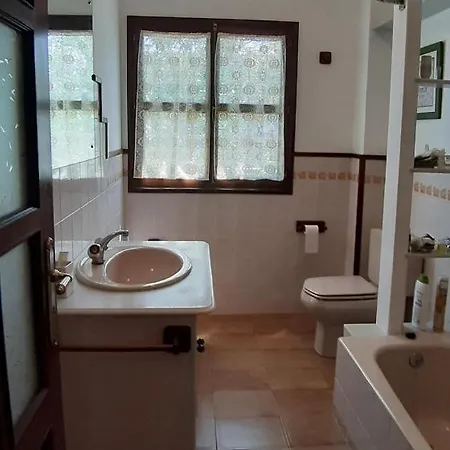 Chalet House - 4 Bedrooms - 9468