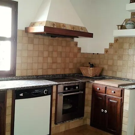 Chalet House - 4 Bedrooms - 9468 Noia