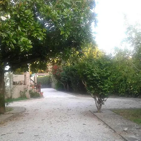 Chalet House - 4 Bedrooms - 9468