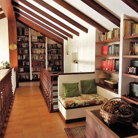 Chalet House - 4 Bedrooms - 9468