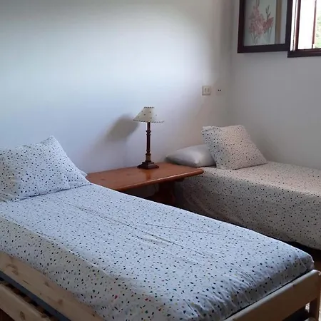 House - 4 Bedrooms - 9468